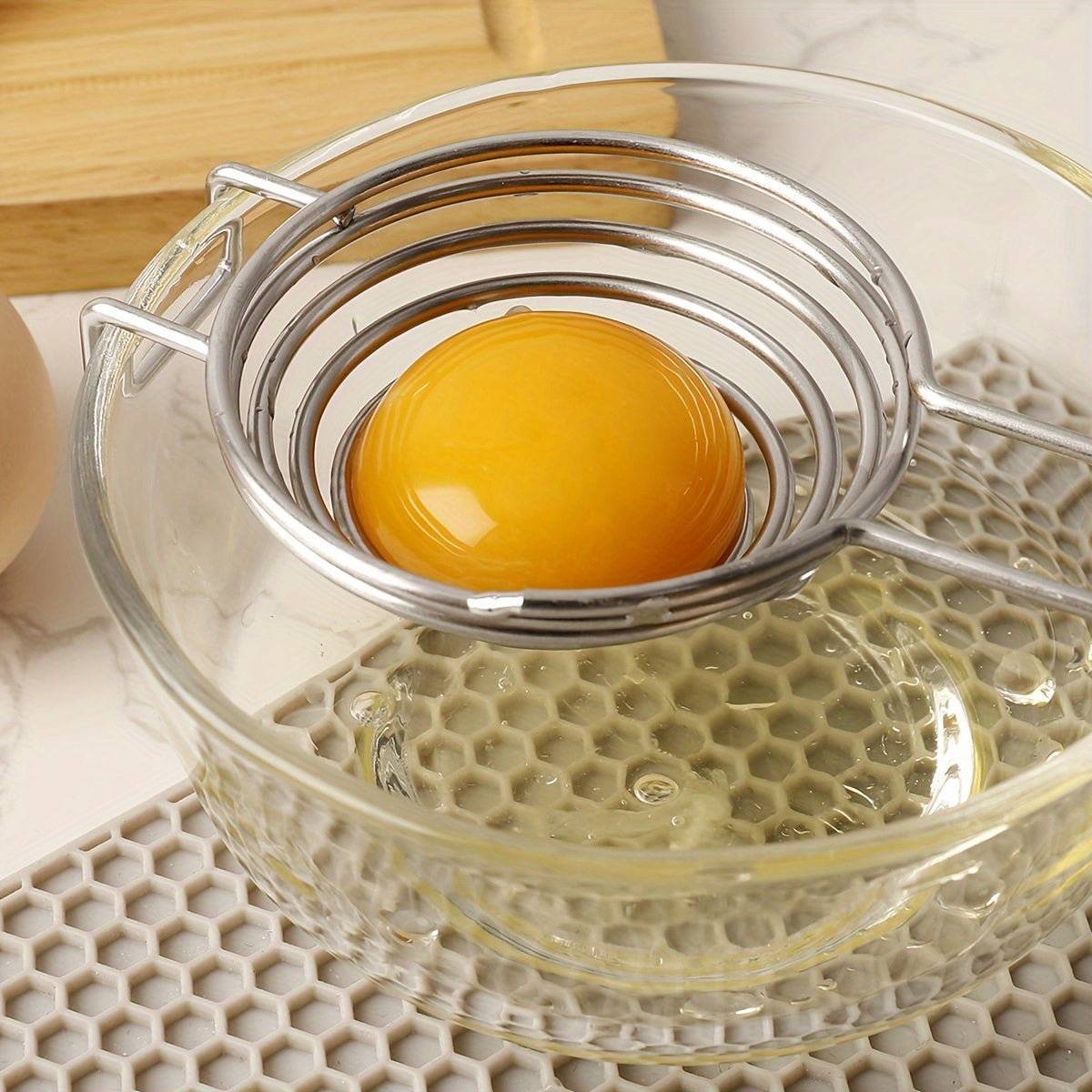 1pc Stainless Steel Egg Yolk & Egg White Separator with Extended Handle - Hygienic Egg Separator Suitable for,, Meringues, Omelets - Quick & Yolk/White Separation